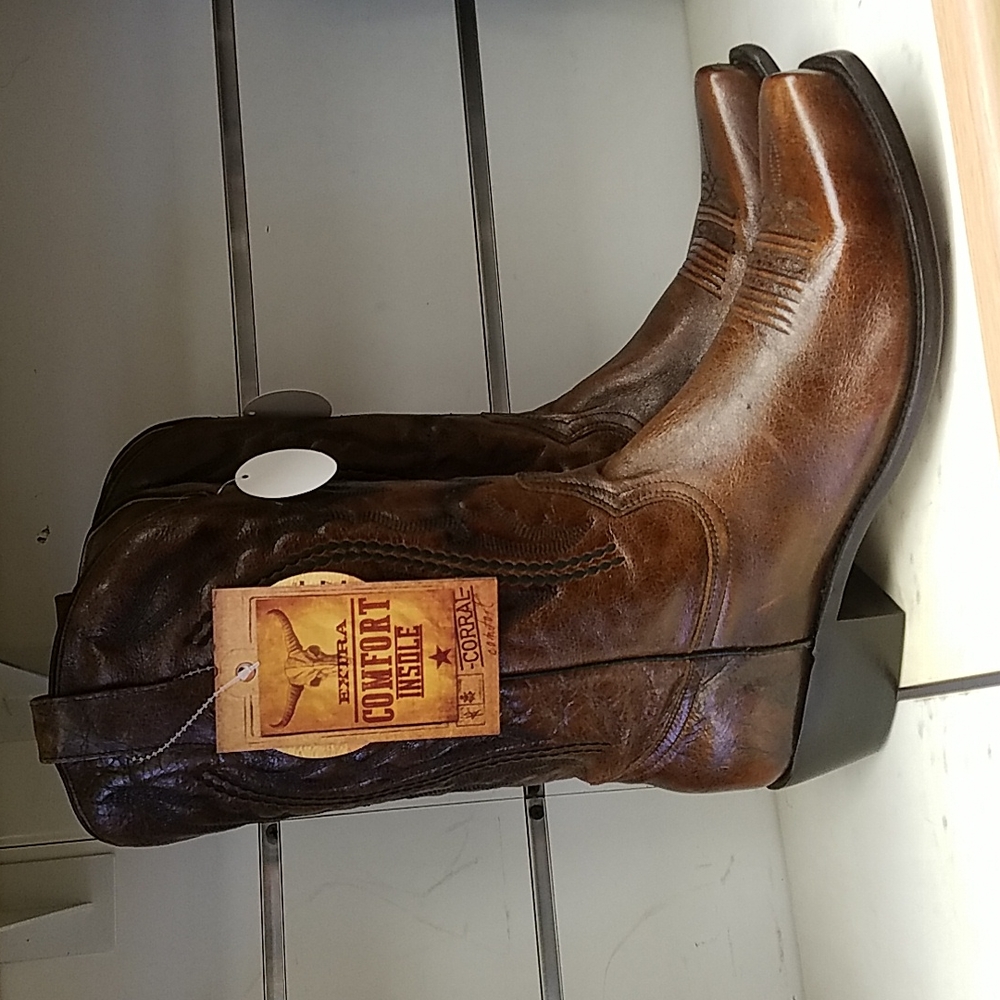 New Mens Corral A3476